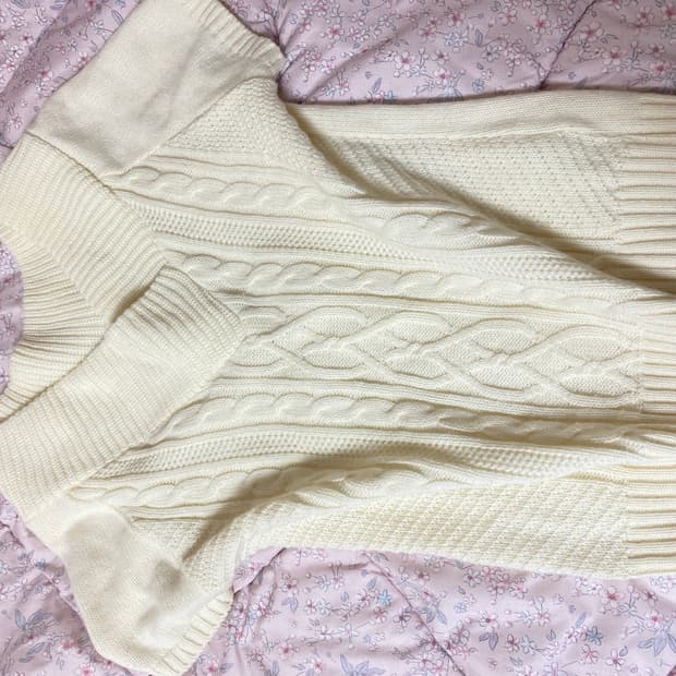 러블리 니트반팔 오프숄더