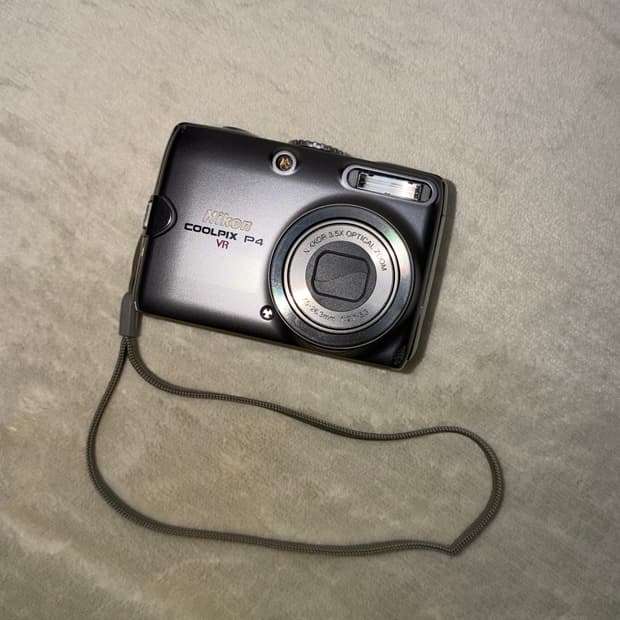 Nicon Coolpix p4 판매합니다 !