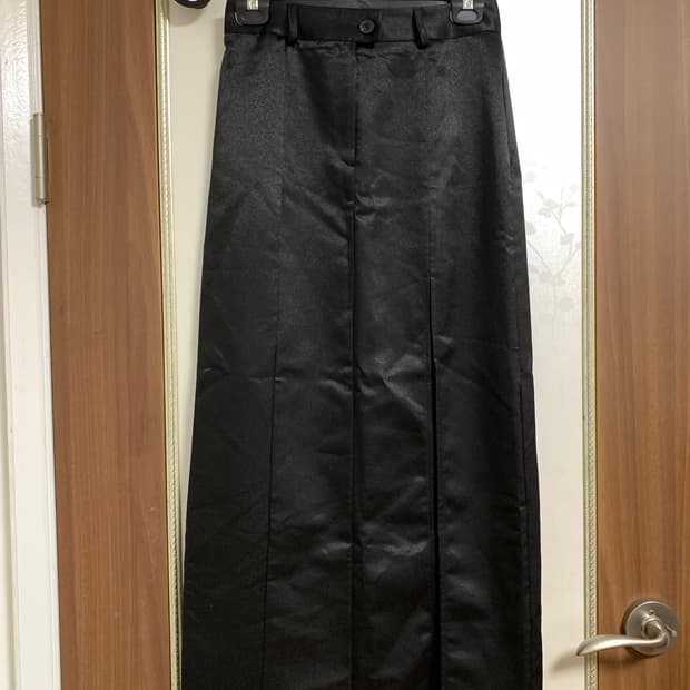 보헤미안 서울 새틴 롱 스커트