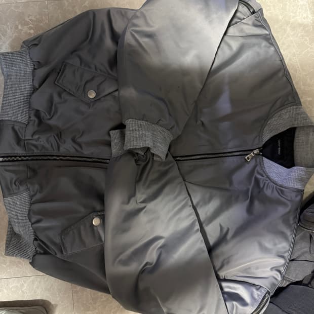 랑베르시오 지퍼 마원 그레이