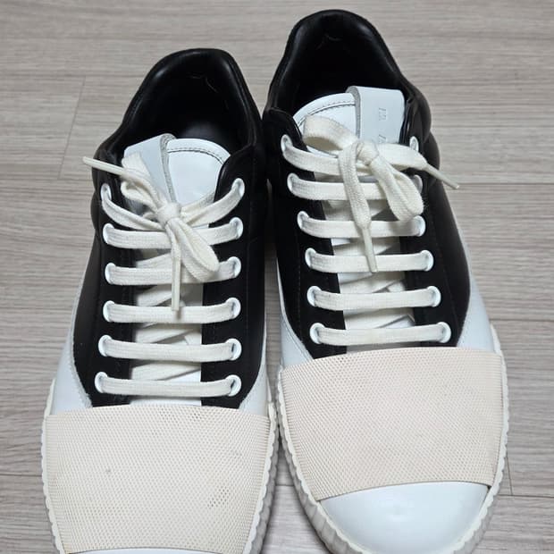 마르니 스트랩 스니커즈