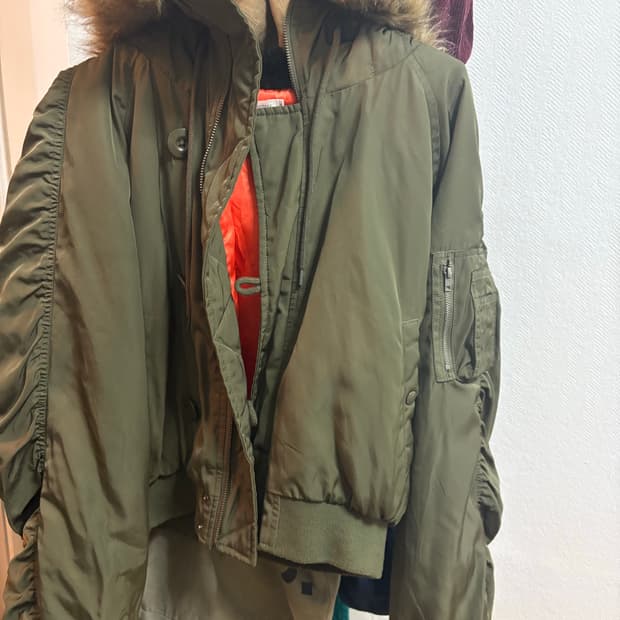 로우니 스탠다드 퍼 후드 항공 점퍼 카키 F