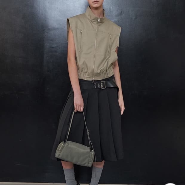 LCDC 블랙 플리츠 스커트