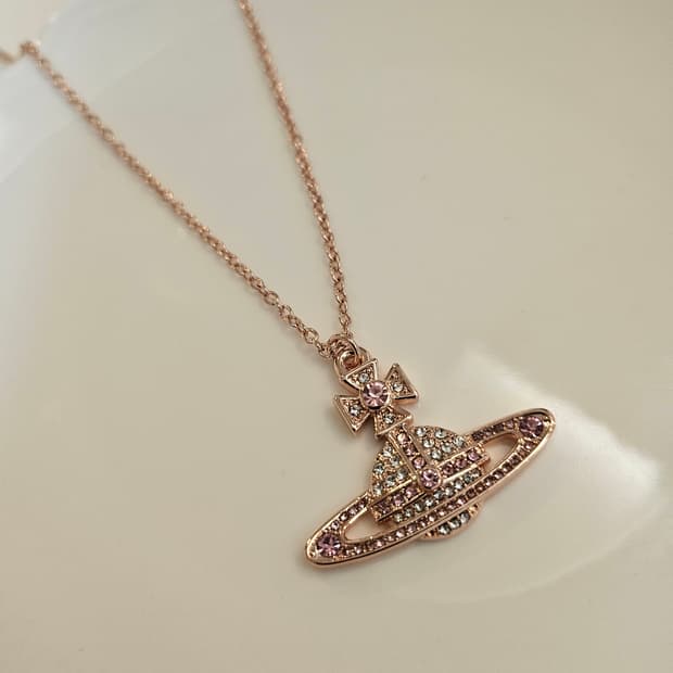 비비안웨스트우드 업사이클링 로즈골드 큐빅  목걸이