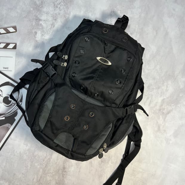 오클리 팩팩(OAKLEY)