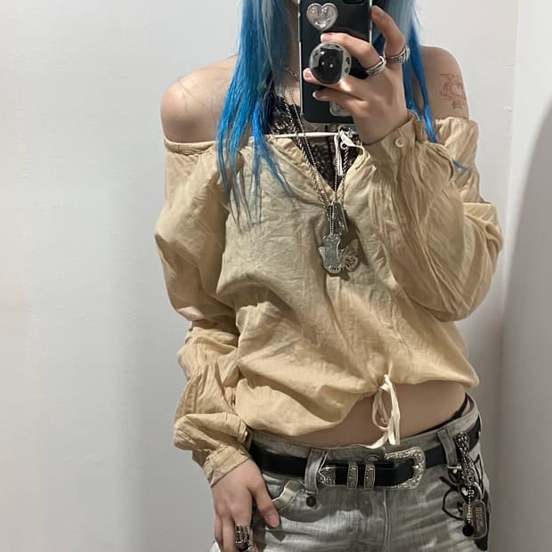 프라다 투웨이 오프숄더 블라우스