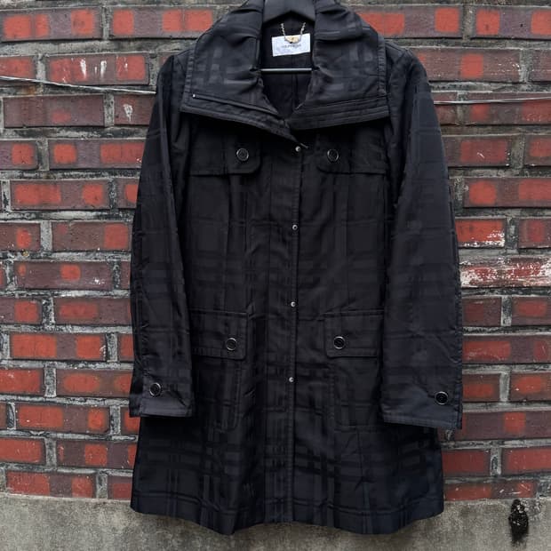 꾸레쥬 자카드 하이넥 코트자켓 