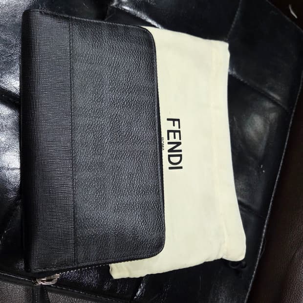 펜디 쥬카 장지갑