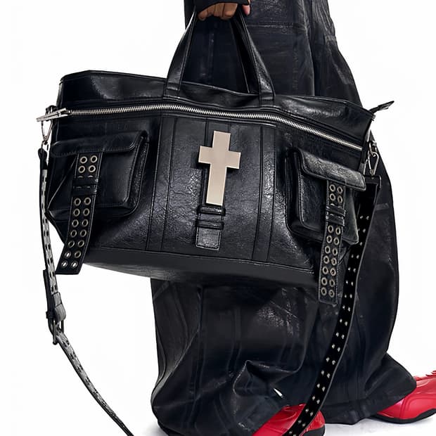 크로스 메탈 디테일 더플백