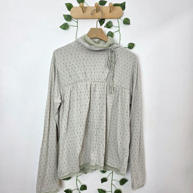 그리너리 잔패턴 목폴라 슬리브