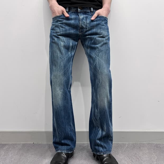 디젤 자티니 크랙 워싱 데님 팬츠