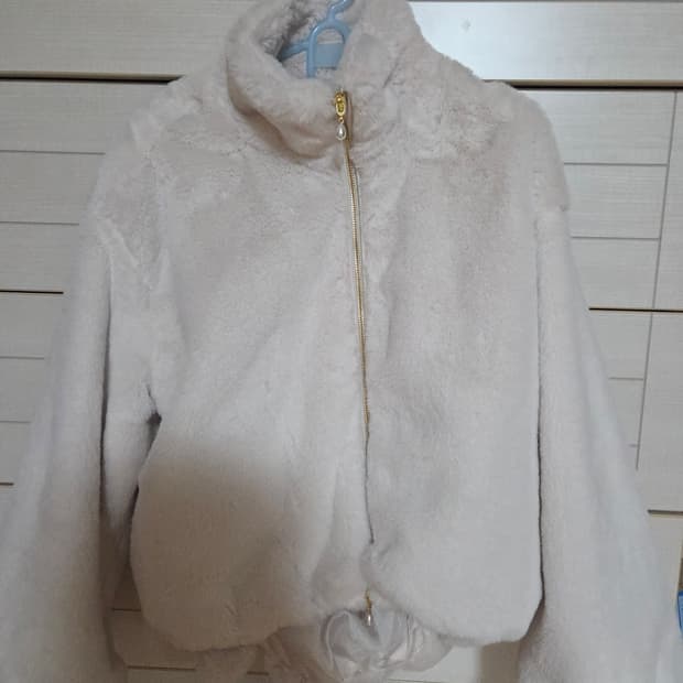 엑시즈팜 axes femme 퍼자켓 아이보리