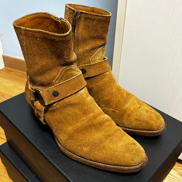 에디시즌 생로랑 하네스 부추 40사이즈