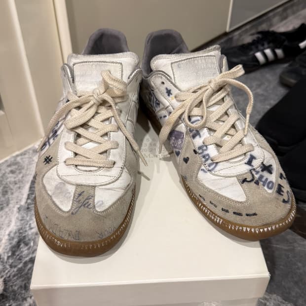 마르지엘라 그래피티 독일군 42.5