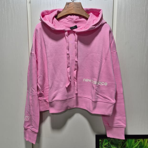 뉴발란스 핑크 크롭 후드티.새상품