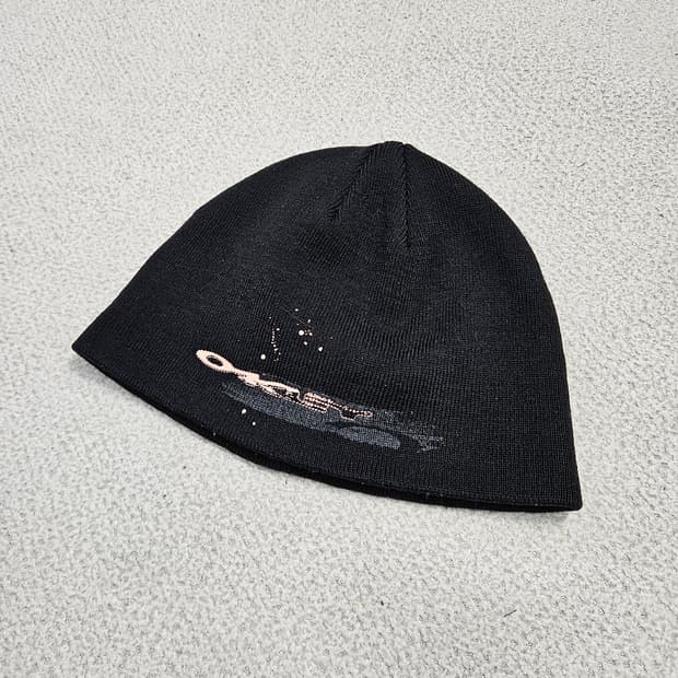 오클리 페인팅 로고 비니