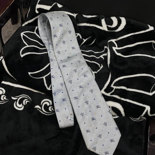 버버리 패턴 넥타이 스카이블루  #csz2944