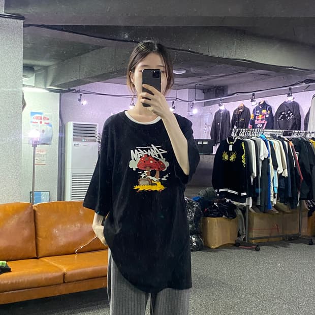 스투시 센터로고 머쉬룸 반팔티 B2220