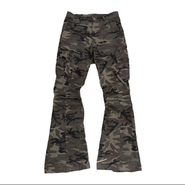 aop flare camo 제품 구합니다