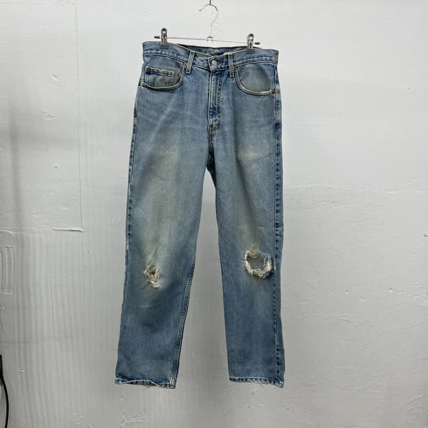 [32.5] LEVIS 550 DESROYED DENIM