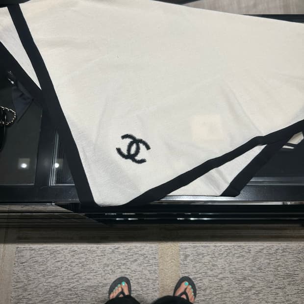 샤넬캐시미어스카프 아이보리 풀구성