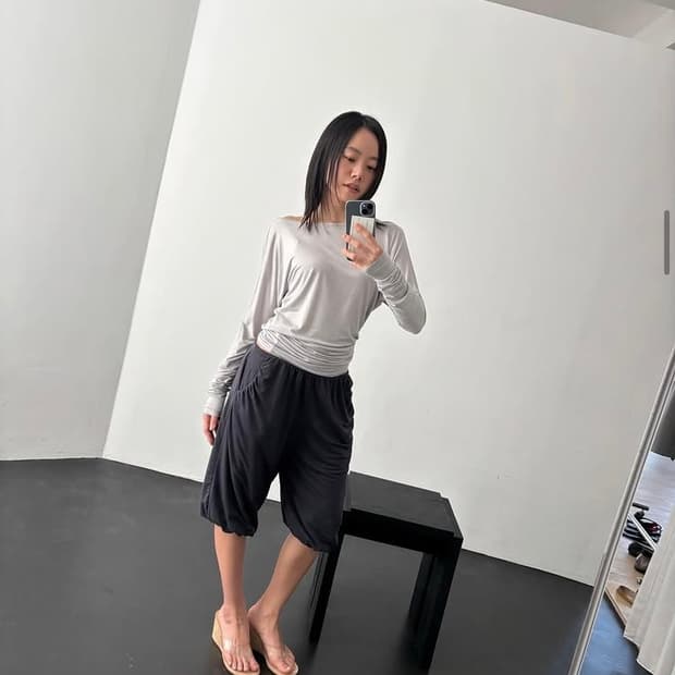 브리즈아카이브 볼륨 카프리 팬츠  네이비