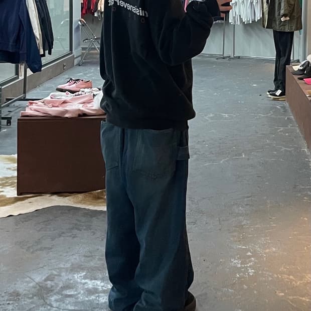 디스이즈네버댓 백로고 블랙 맨투맨 H1844