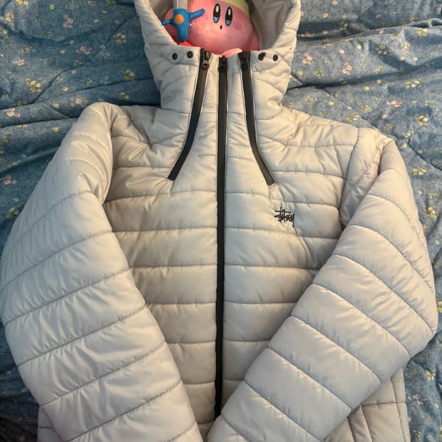 스투시 경량패딩