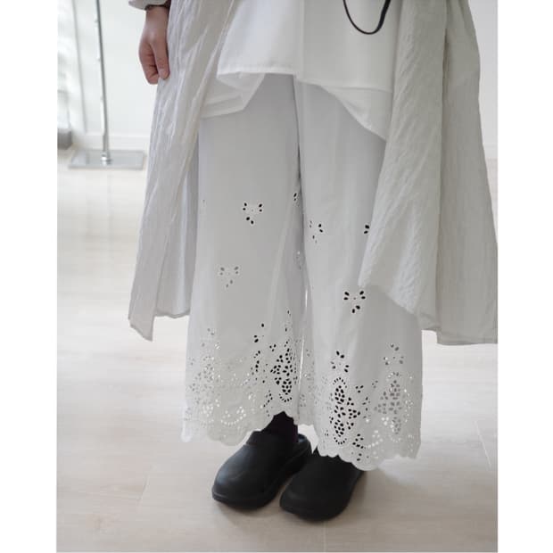  Pure white eyelet lace wide pants