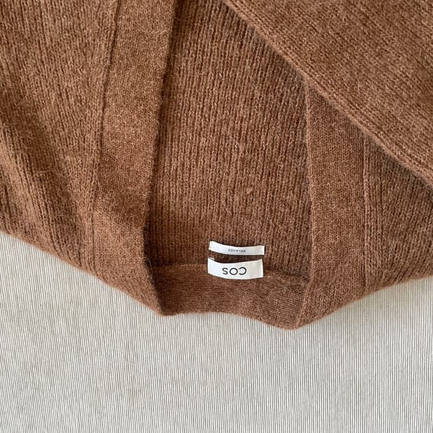 COS 릴렉스 핏 브라운 니트 가디건 