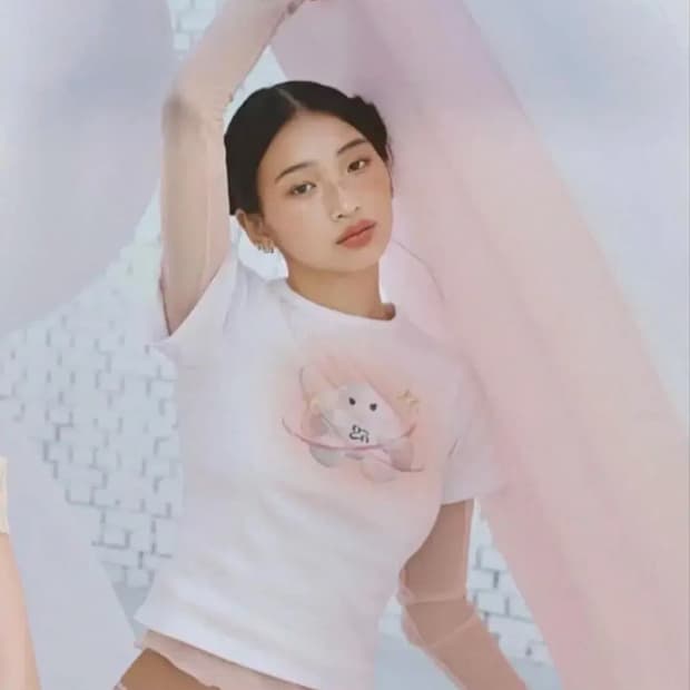 글로니 매드로니 티셔츠