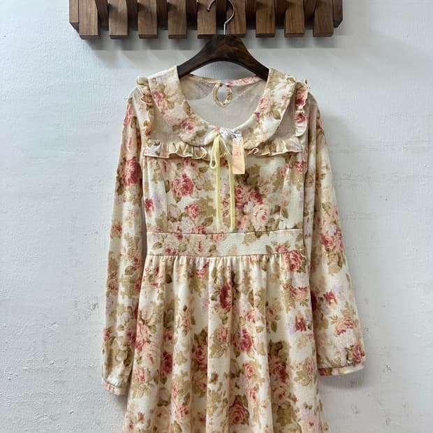 택있는 새상품 Liz Lisa 리즈리사 플라워 프릴 둥근 카라 원피스