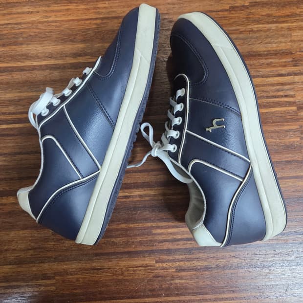 헤지스 가죽 스니커즈 240