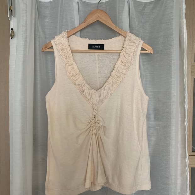 Zucca Ruffled V-Neck Sleeveless