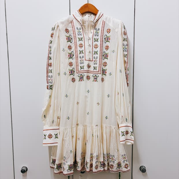 (정품/새상품) ALEMAIS 알레메 여성 자수 디테일 미디 드레스