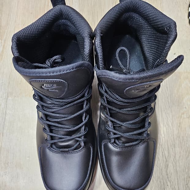 나이키 마노아 레더