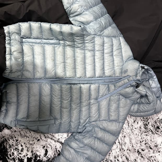 산산기어 24fw 경량패딩 팝니다