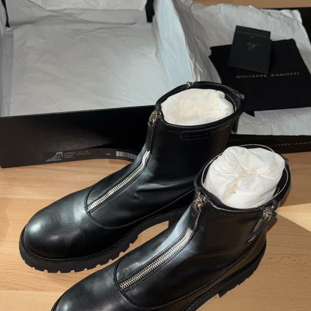 쥬세페 자노티 레더 멀티 프론트지퍼 컴뱃 부츠 40사이즈