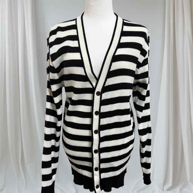 빈티지 블랙앤화이트 스트라이프 가디건