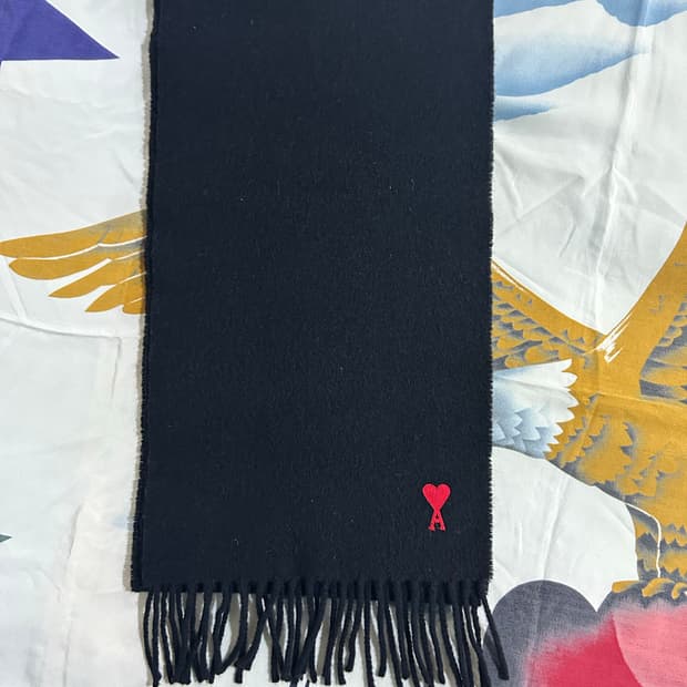 아미 스몰하트 울머플러 블랙