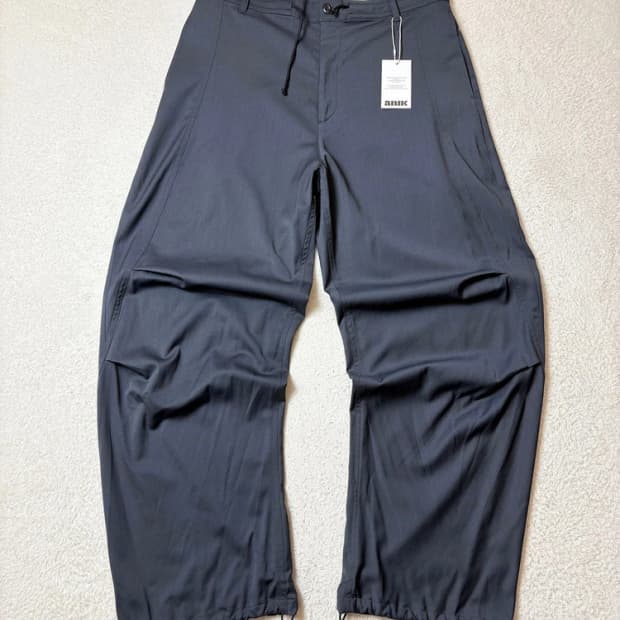 쿠어 23ss 드로우스트링 패러 슈트 팬츠 PN6611