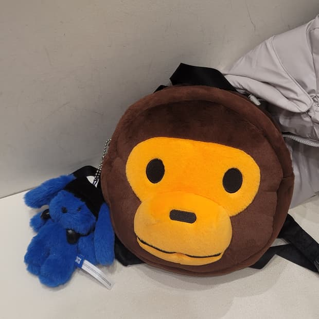 베이프 베이비 마일로 플러시 백팩 브라운 가방