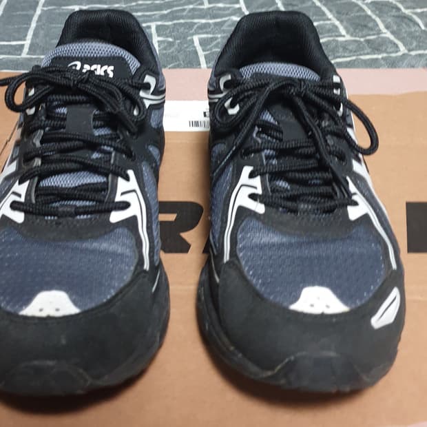 아식스 젤번쳐6 캐리어 그레이 블랙 (260)