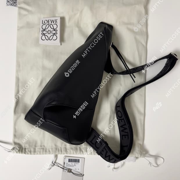 로에베 LOEWE 안톤 슬링백 블랙 카프스킨