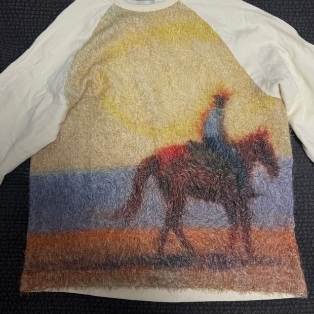 애프터프레이 프린티드 래글런 롱 슬리브 티셔츠 아이보리