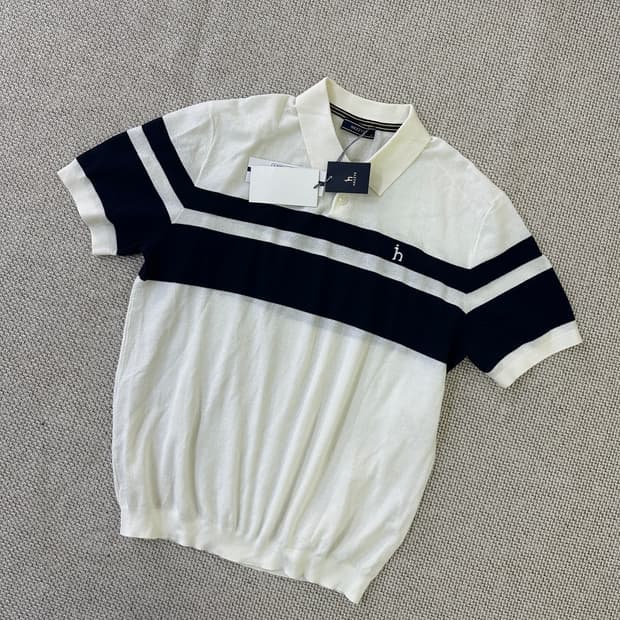 110 헤지스 카라 니트 새상품 0406D