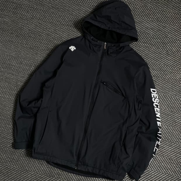 데상트 사이드로고 경량 러닝 윈드 후드 바람막이 y 4854