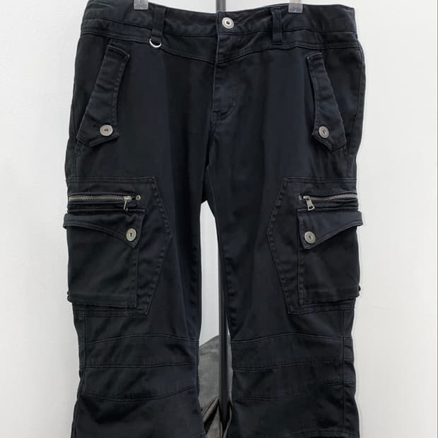 Multi-Pocket Cargo Cropped Pants