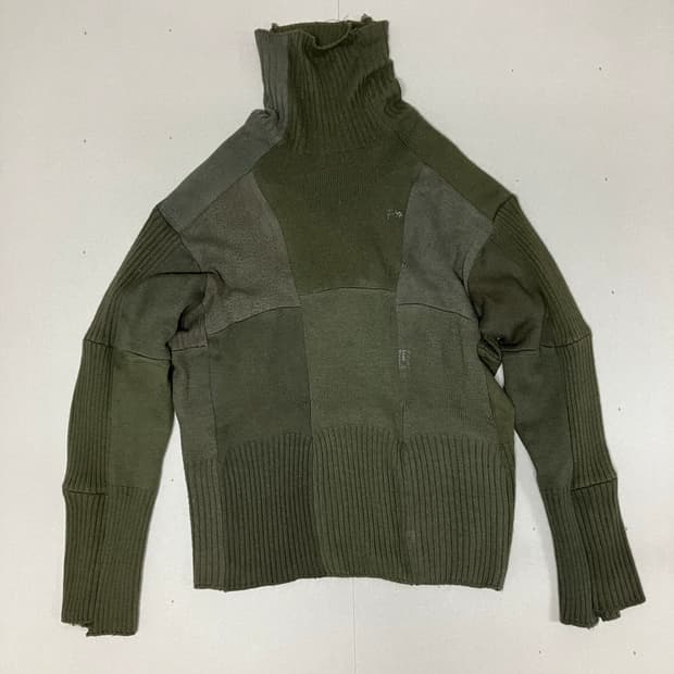 발렌시아가 업사이클 양말 스웨터 다크그린 L사이즈