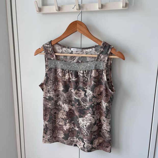 Rosa cheri 로사체리 장미 레이스 스퀘어넥 슬리브리스